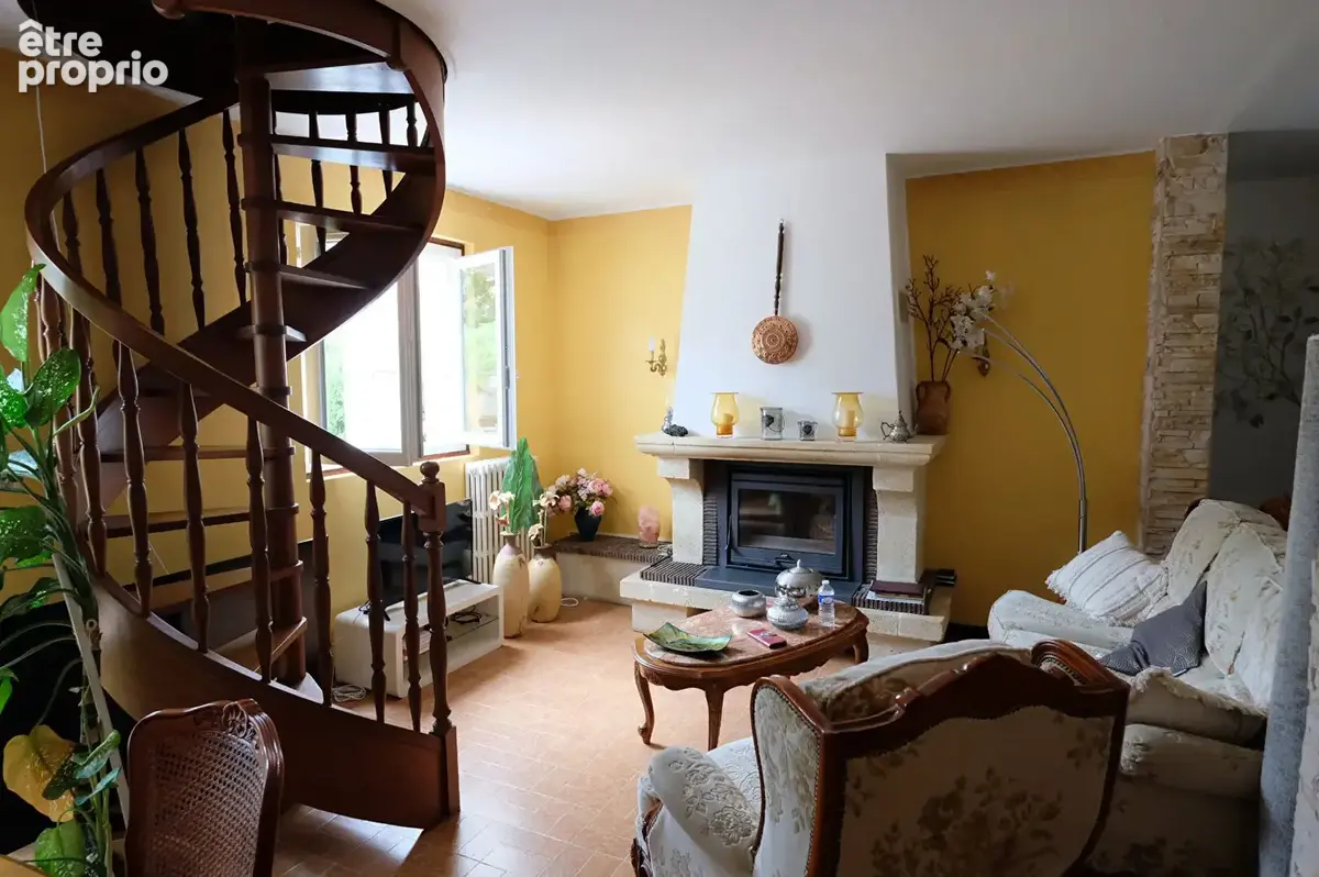 FONTENILLES : Maison familiale avec grand terrain, garage et vue dégagée sur les champs - photo 19