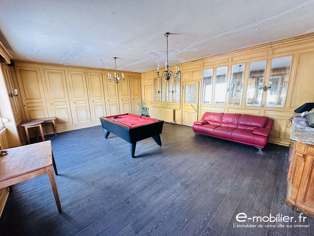 Maison 530 m² à La Clayette  - photo 6