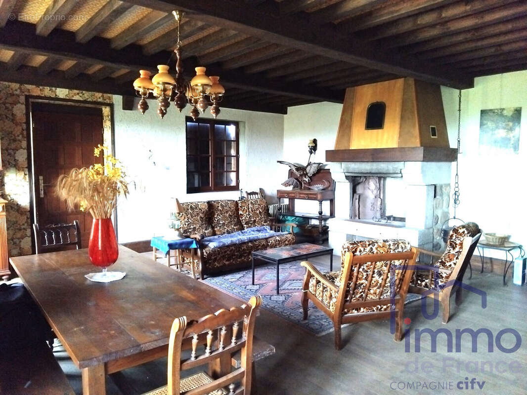 Maison à CHASPINHAC
