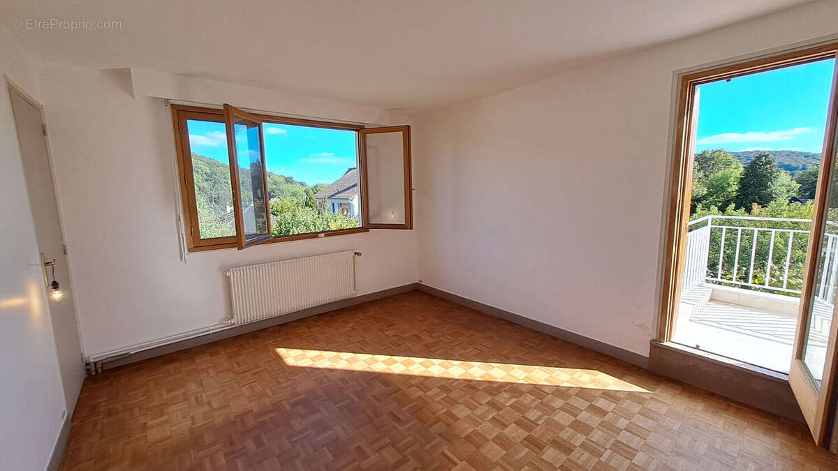 Maison à SAINT-REMY-LES-CHEVREUSE