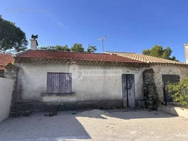 Maison à FONTVIEILLE