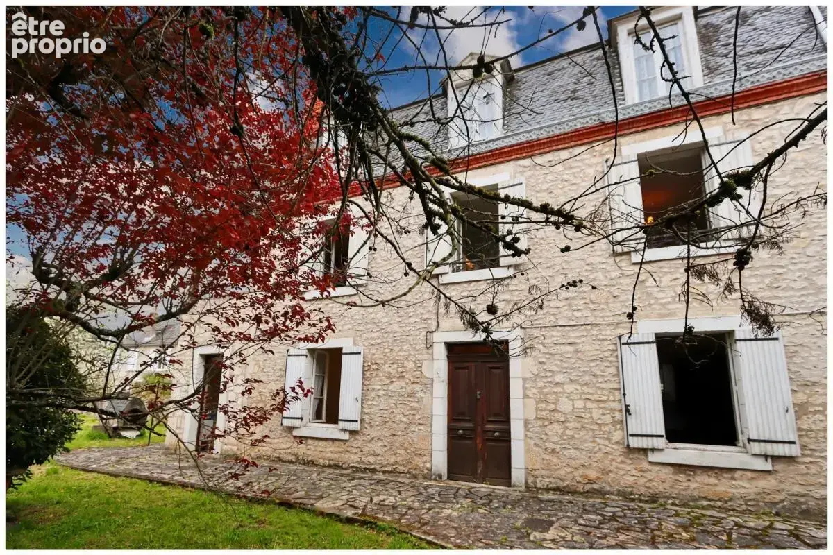 Maison bourgeoise 4 chambres avec combles aménageables et local commercial au coeur de SOUILLAC (46 - photo 5