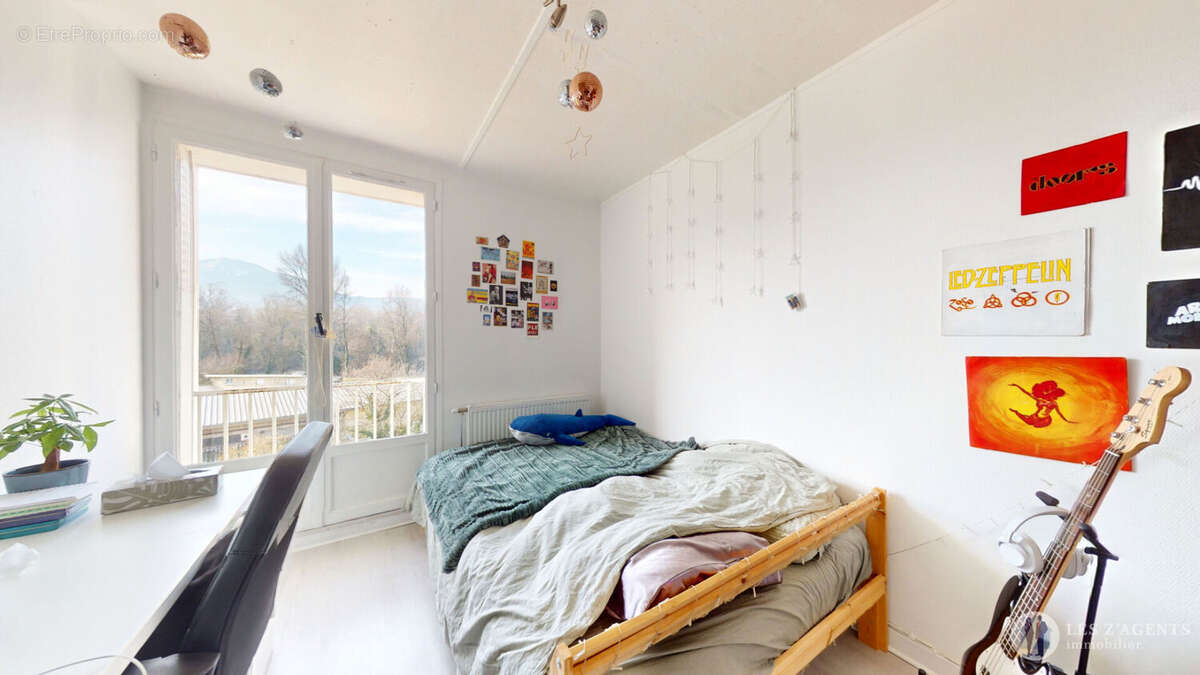 Appartement à SAINT-MARTIN-D'HERES