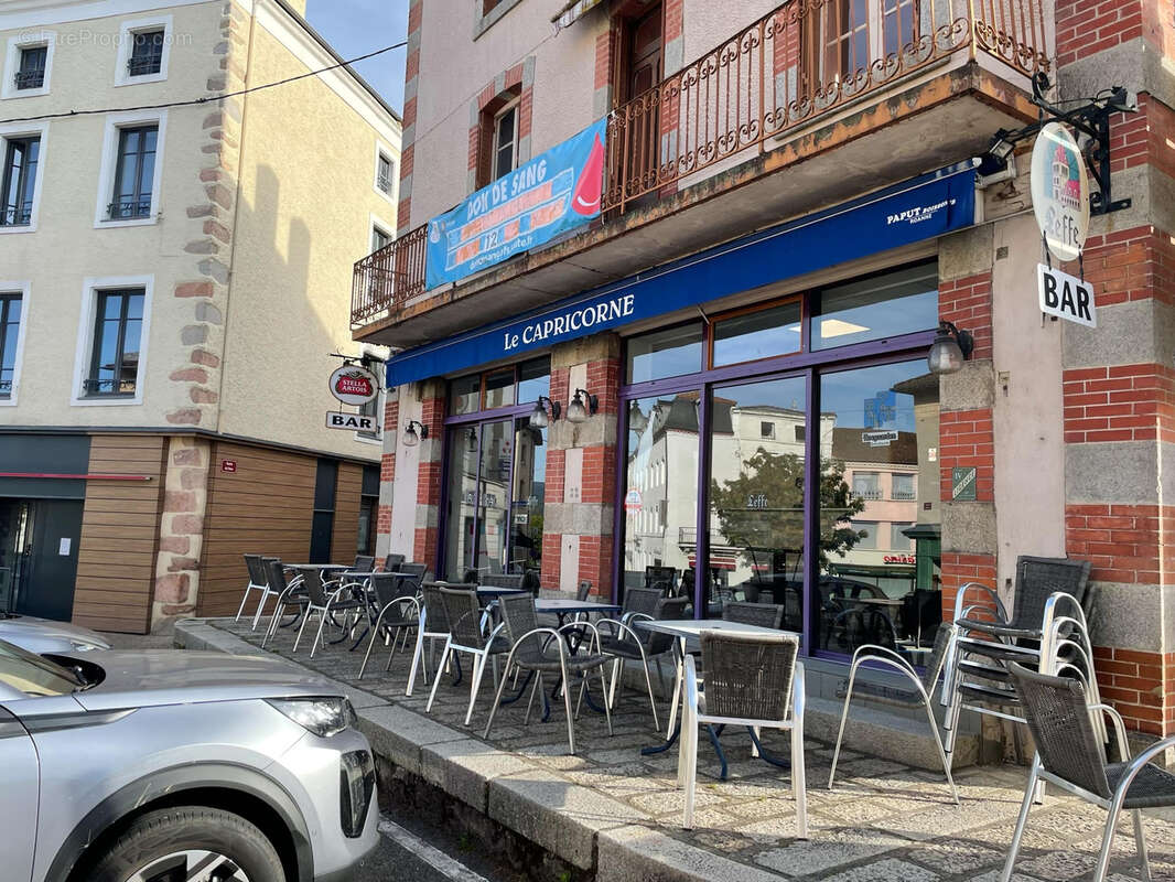 Commerce à SAINT-JUST-EN-CHEVALET