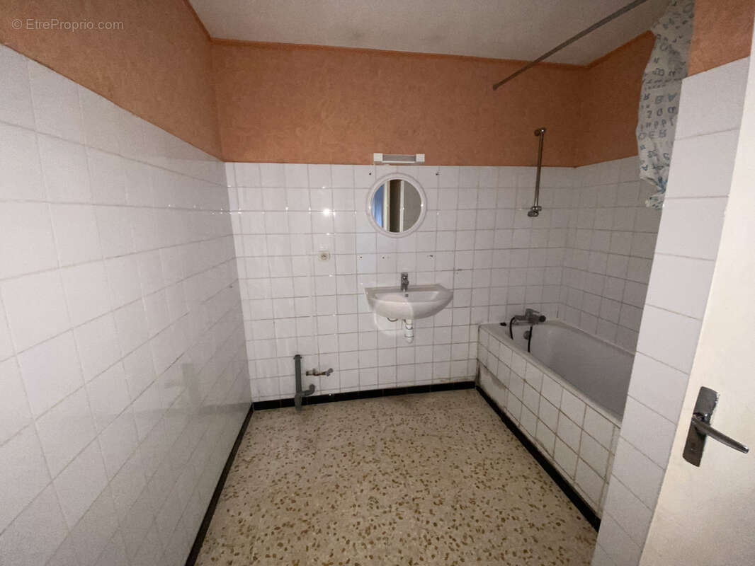 Appartement à SAINT-PRIVAT-DES-VIEUX