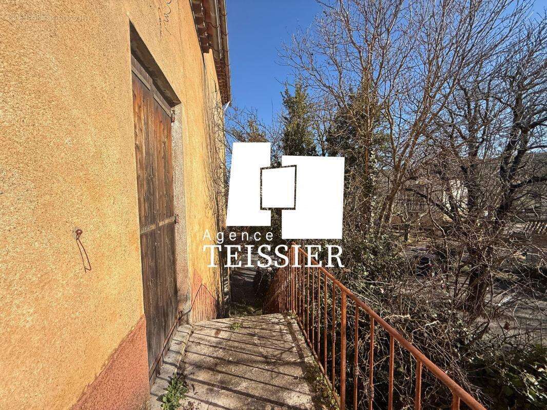 Maison à SAINT-PAUL-LE-JEUNE