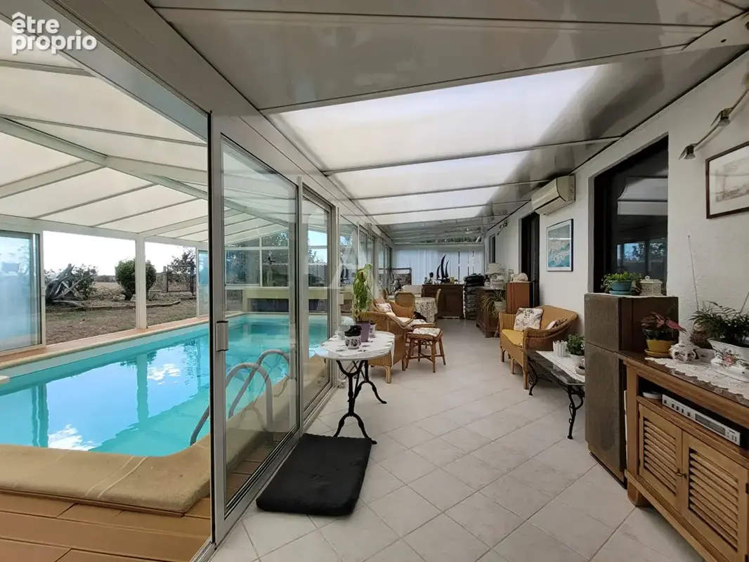 Maison de plain-pied avec piscine à La Jarrie - photo 9