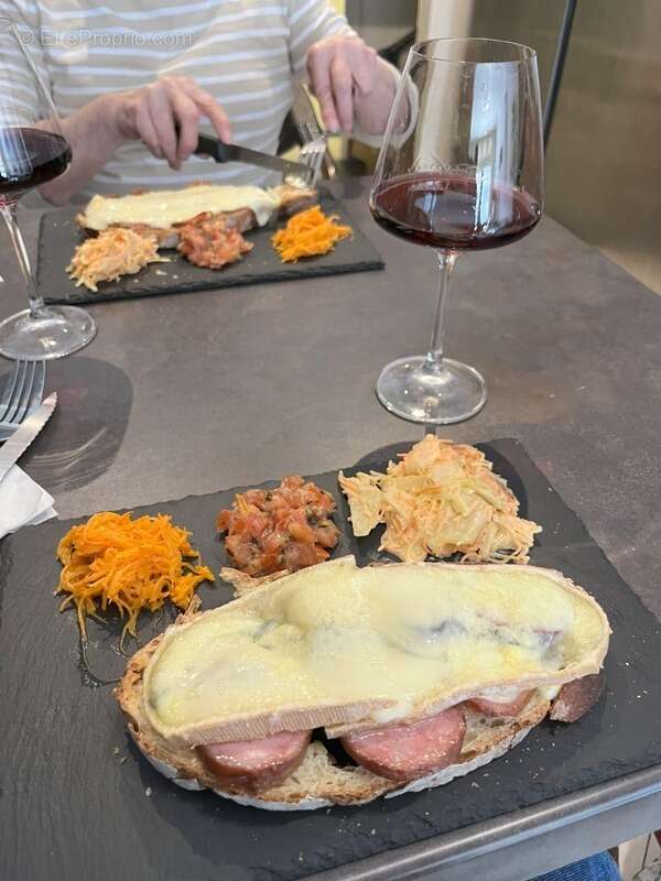 Commerce à PIERRE-DE-BRESSE