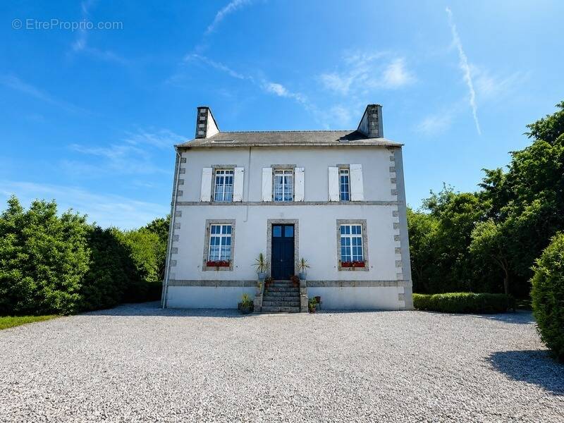Maison à PLOUGUERNEVEL