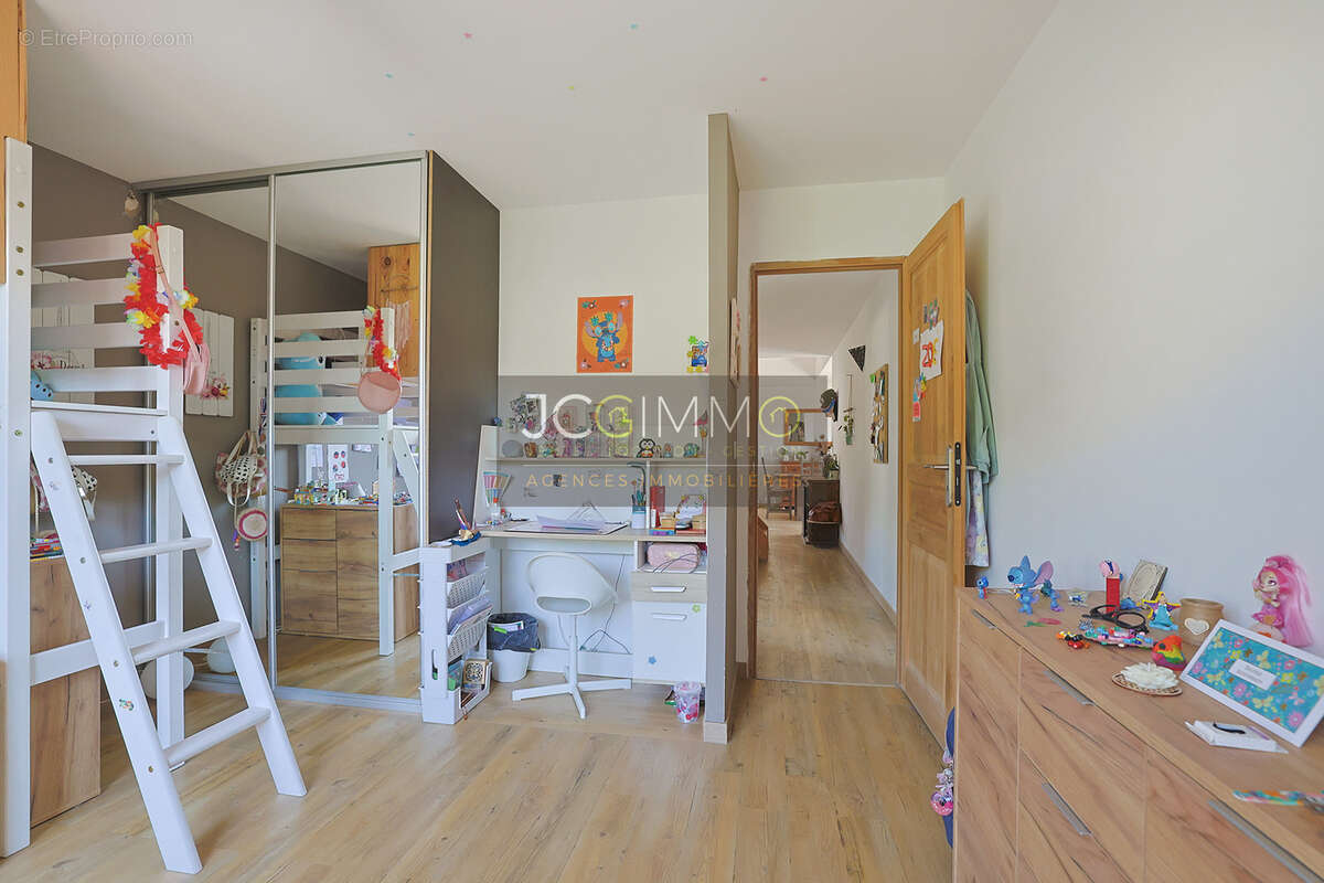 Haut de villa en duplex + jardin - photo 5