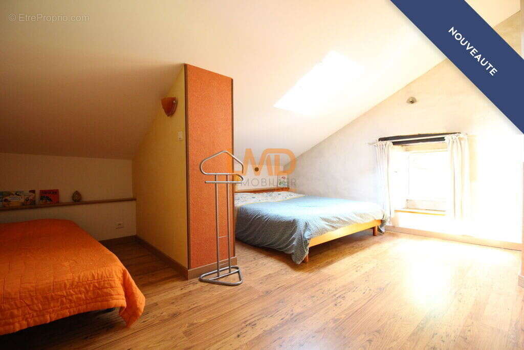 Appartement à SAINT-PAUL-LE-JEUNE