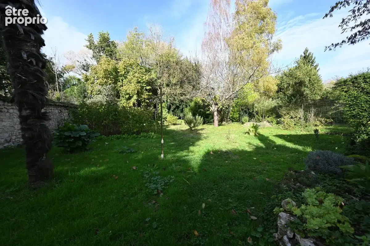 Appartement 207 m² à Saint-Jean-D'angely  - photo 2