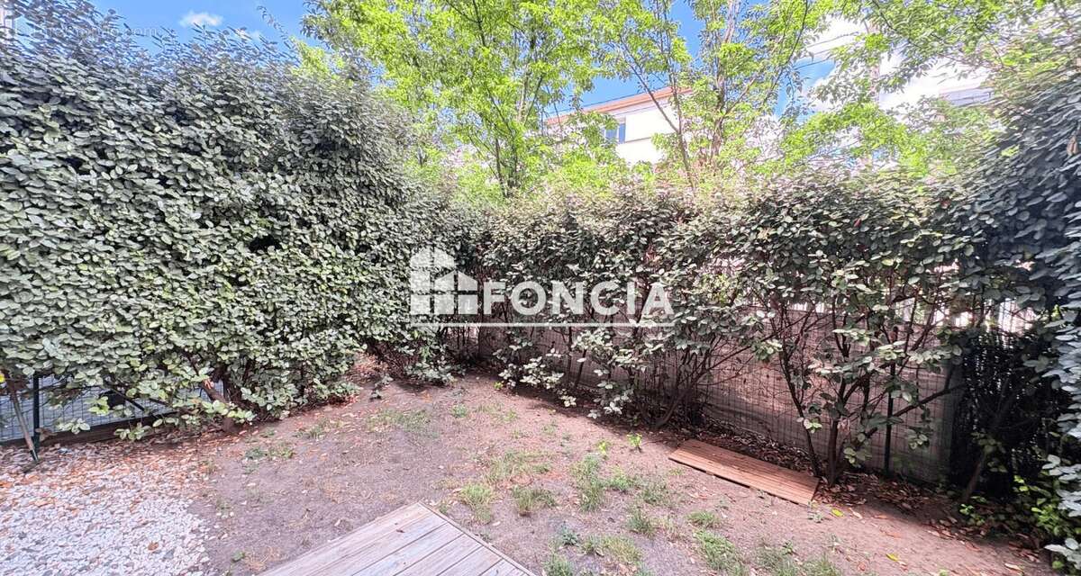 Grand t2 de 48 m2 proche de l'ormeau - photo 9