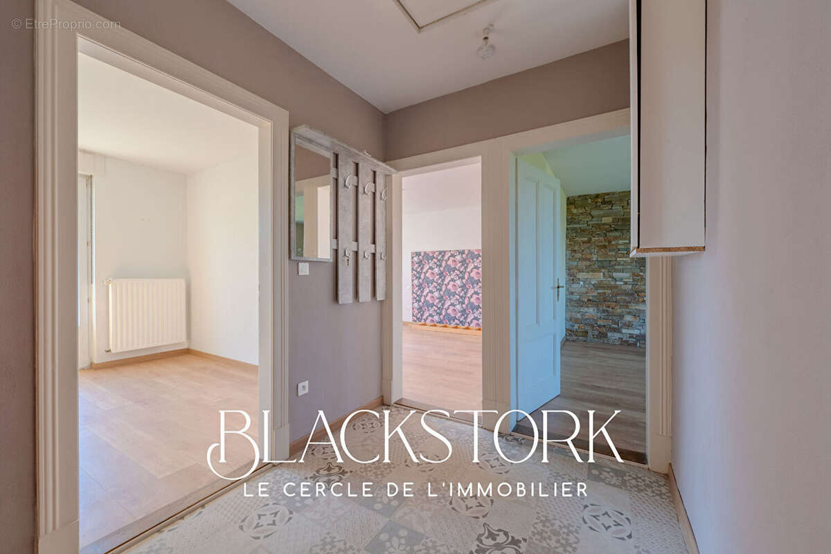 HAGUENAU, Appartement 3 pièces de 72 m² avec balcon, parkings et combles aménageables - photo 9