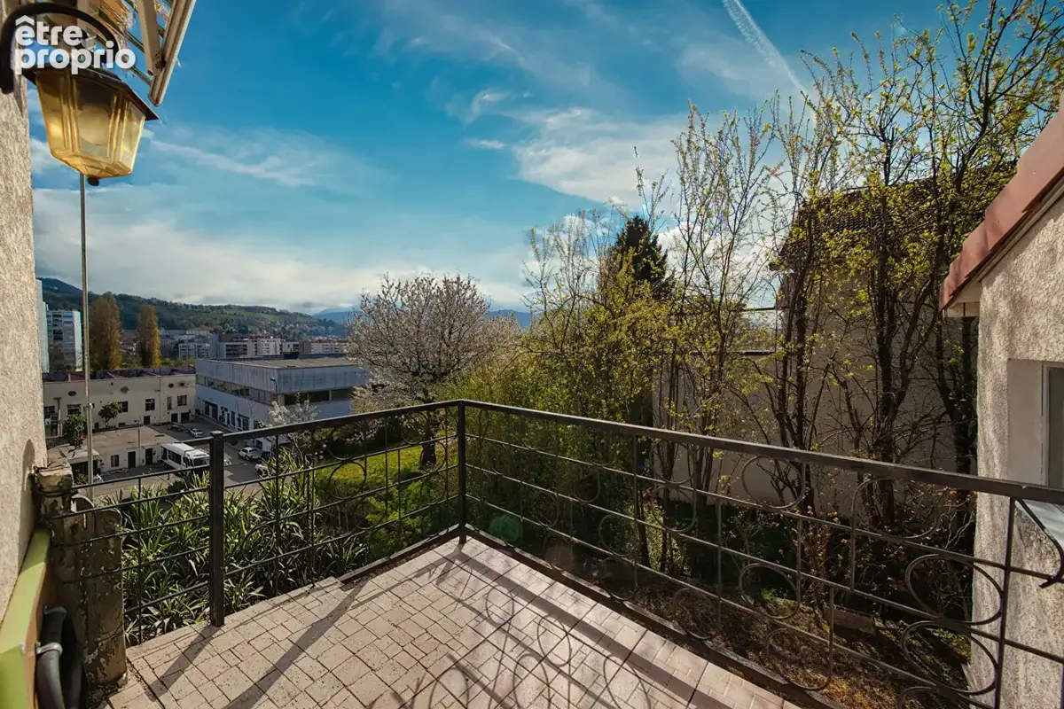 Maison T6 119m2 - Voiron Centre - photo 6