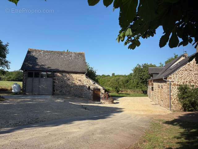 Maison à AMBRIERES-LES-VALLEES