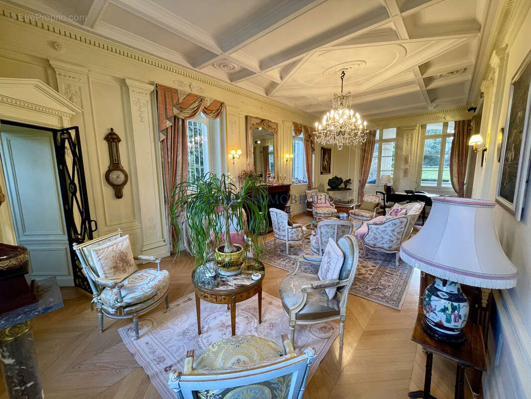 Maison à AUFFREVILLE-BRASSEUIL