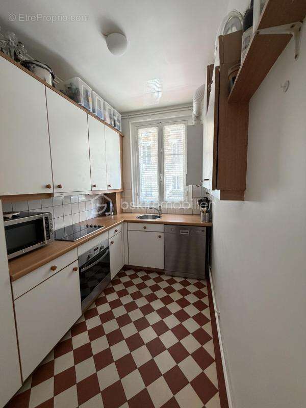 Appartement à PARIS-16E