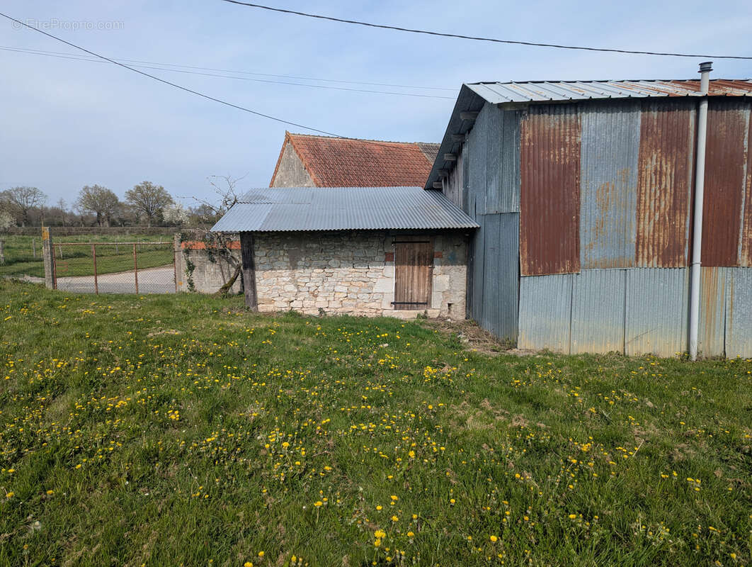 Maison à THEVET-SAINT-JULIEN