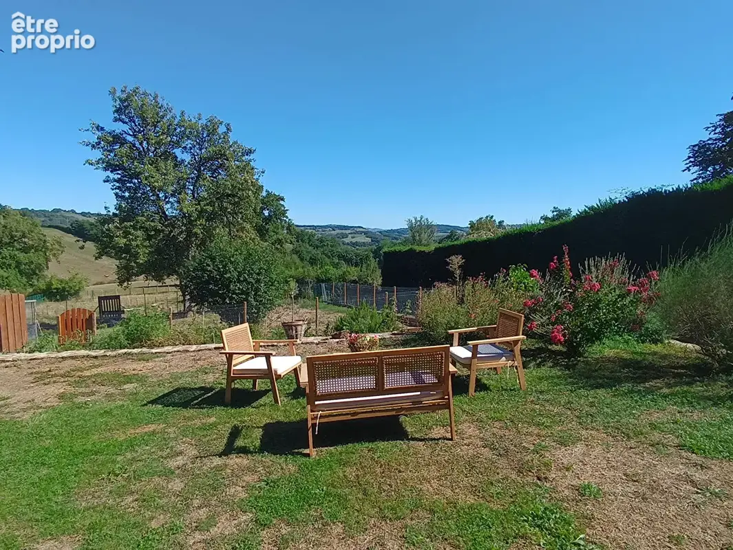Maison de caractère rénovée  - vue exceptionnelle - à moins de 20 minutes de figeac - photo 2