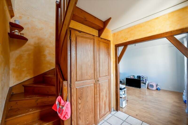 Maison familiale 100 m² – Centre-ville de Drancy – Jardin & pompe à chaleur récente - photo 2