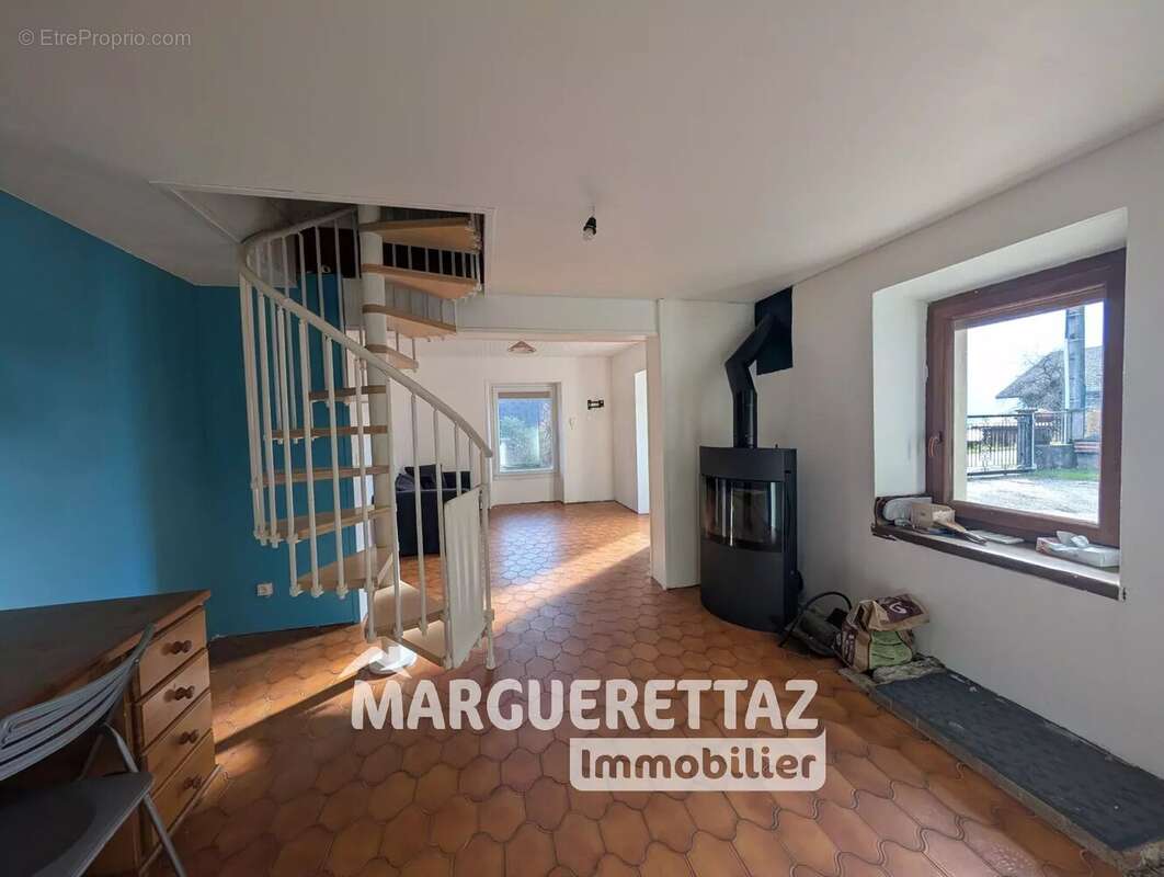 Appartement à SAINT-JEOIRE