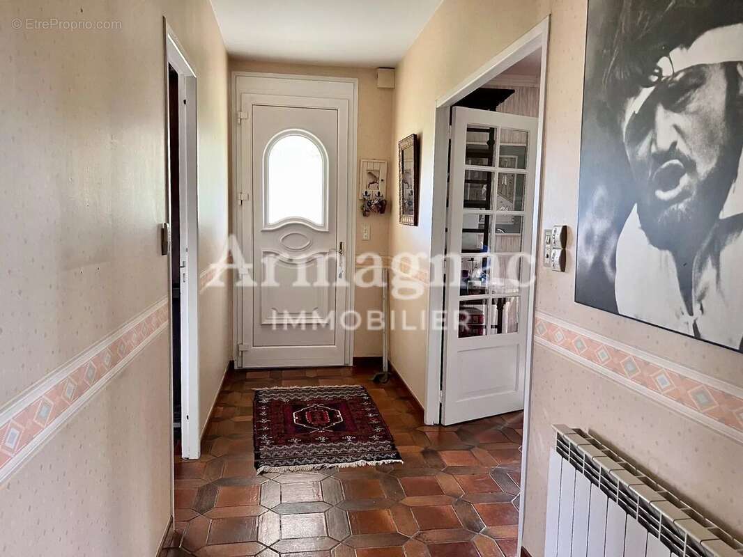 Maison à VIC-FEZENSAC