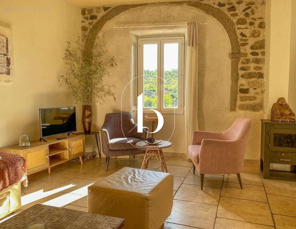 Maison 256 m² à Les Vans  - photo 10