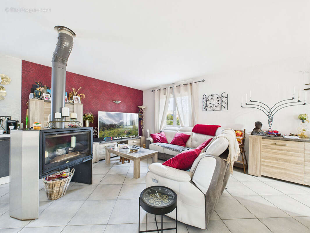 Maison à SAINT-JEAN-DE-MUZOLS