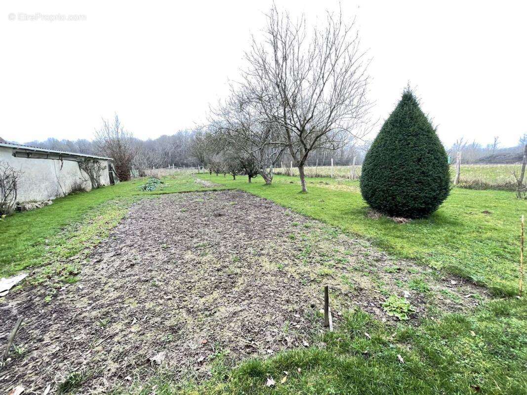 Maison à BELLOU-LE-TRICHARD