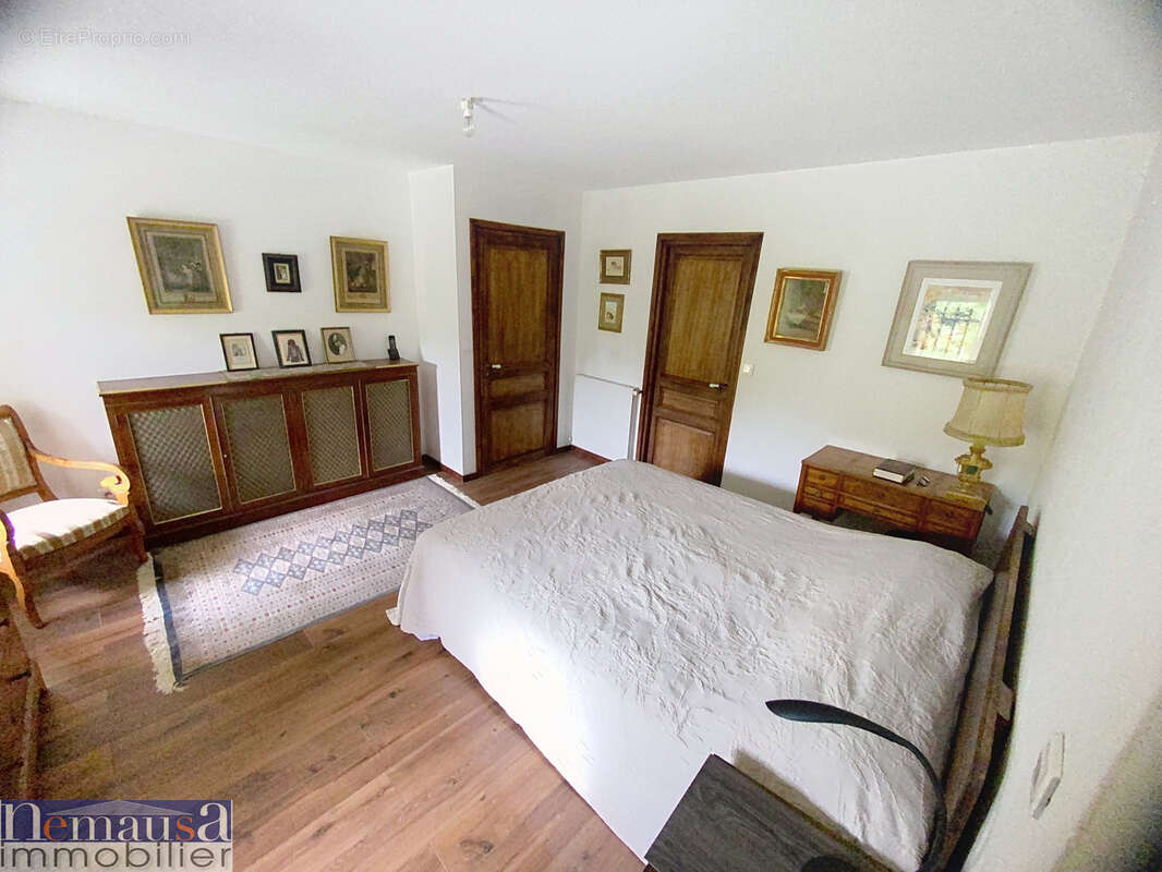 Maison à SAINT-LAURENT-DES-ARBRES