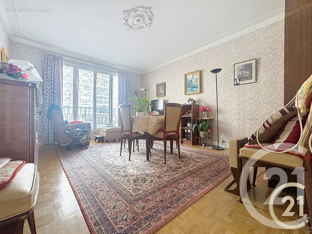 Appartement à PARIS-11E