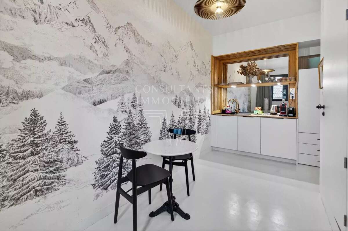 Appartement à PARIS-16E