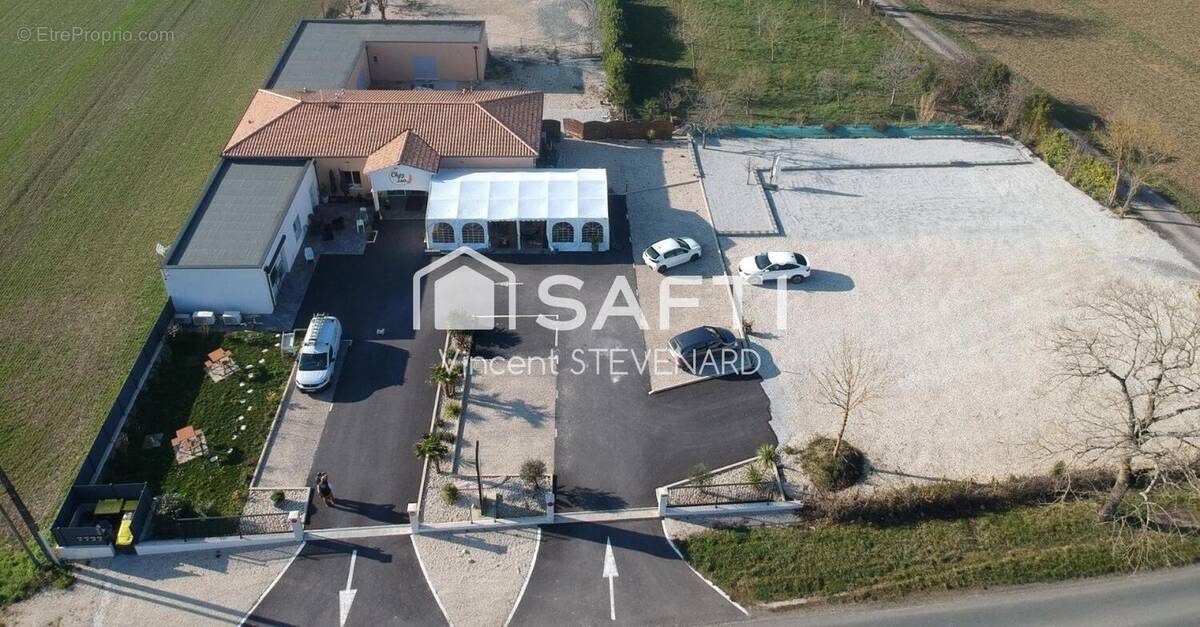 Photo 1 - Commerce à MANSLE