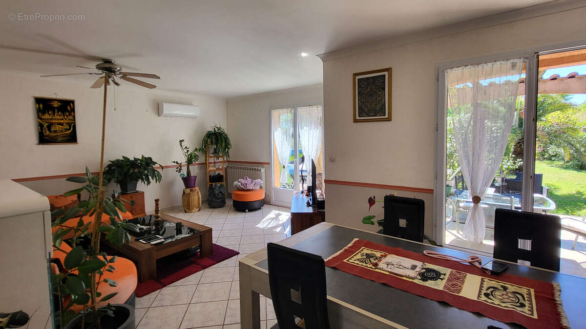 Maison à LA CALMETTE