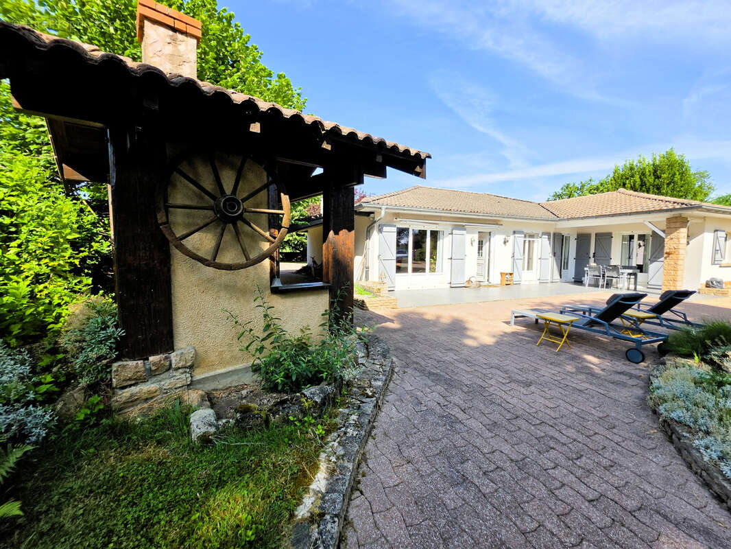 Maison à MEZERIAT