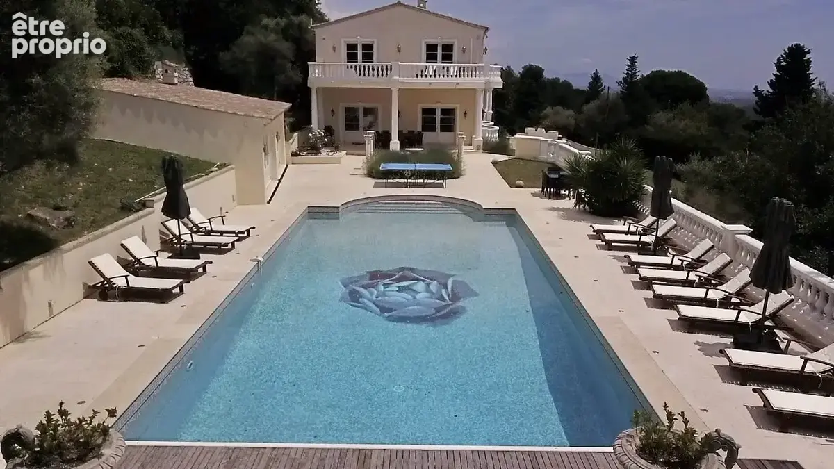 Maison 385 m² à Tourrettes-Sur-Loup  - photo 2