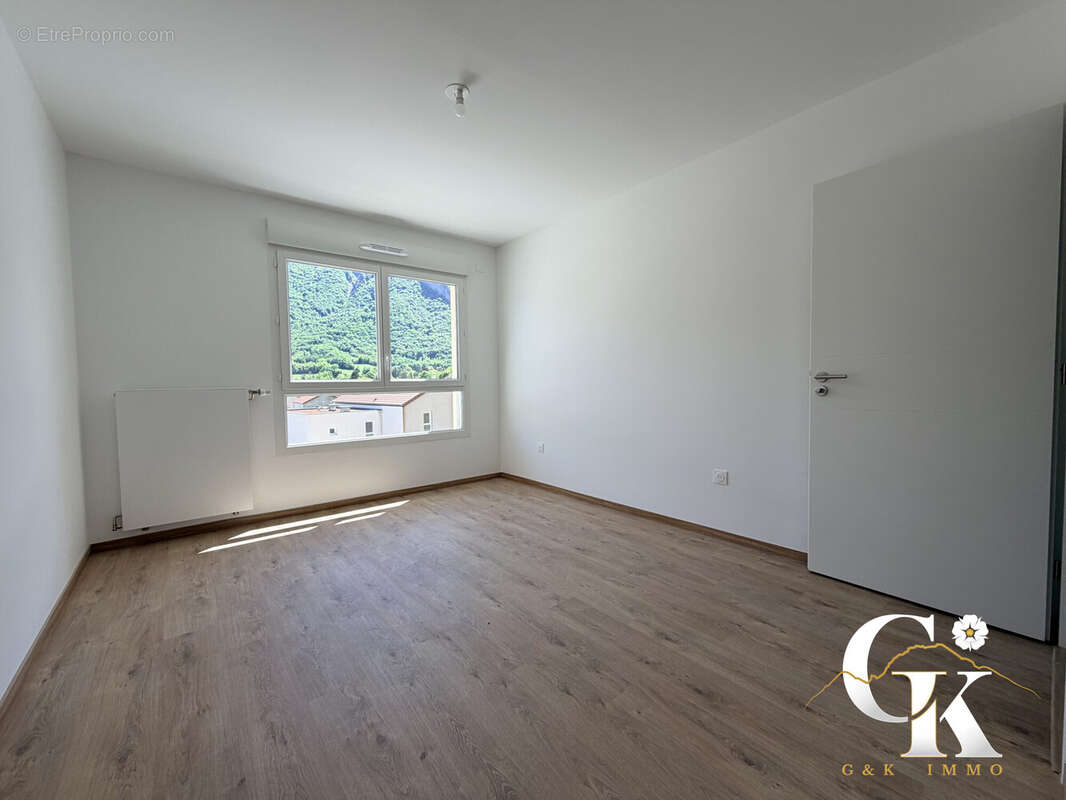Appartement à SAINT-PAUL-DE-VARCES