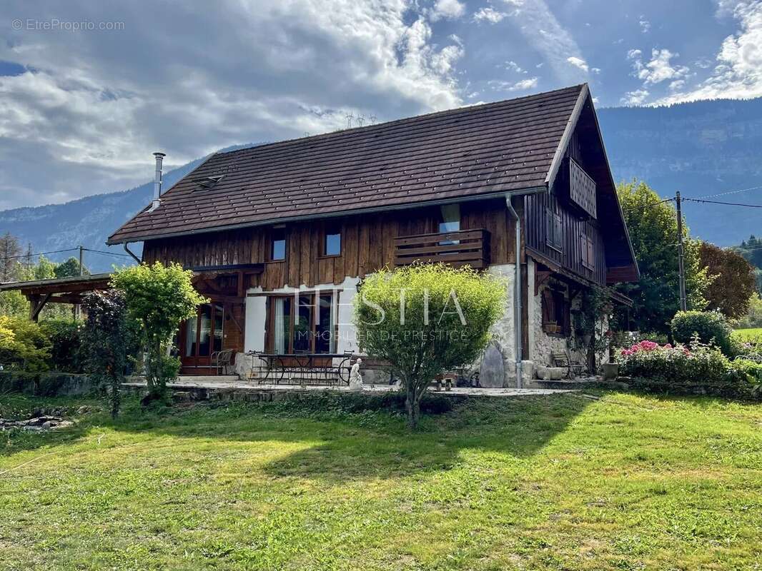 Maison à LEPIN-LE-LAC