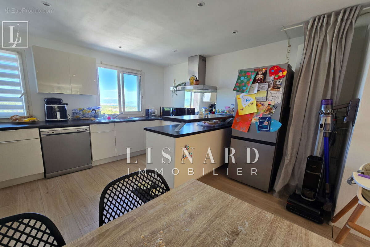 Appartement à VALLAURIS