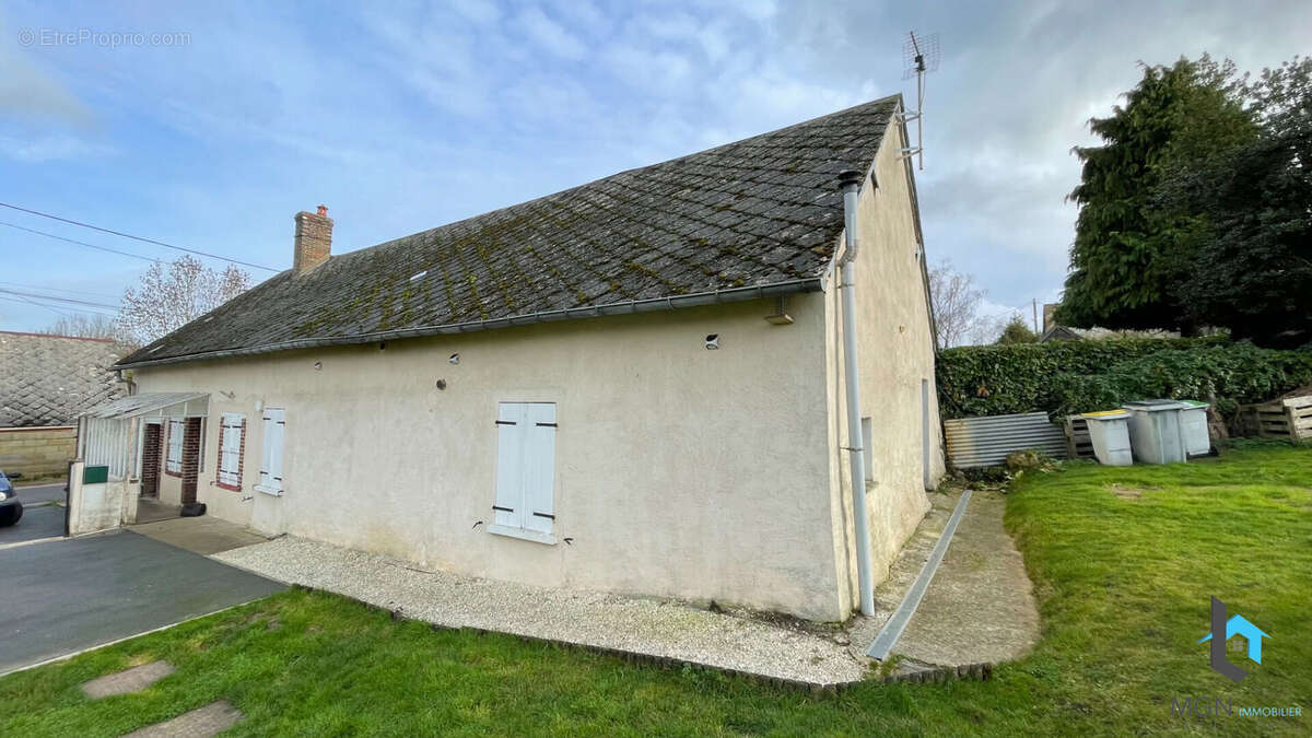 Maison à TRIZAY-LES-BONNEVAL