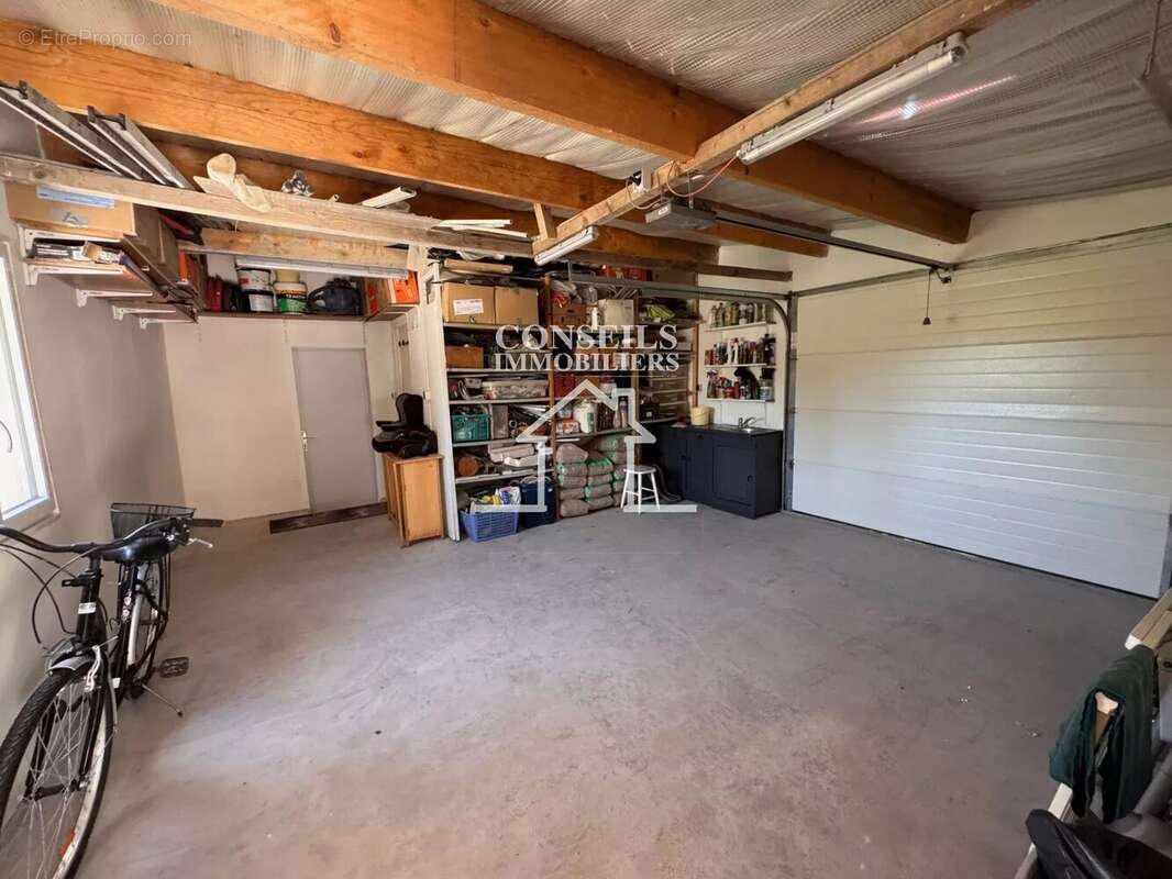 Maison à VILLENEUVE-SUR-YONNE