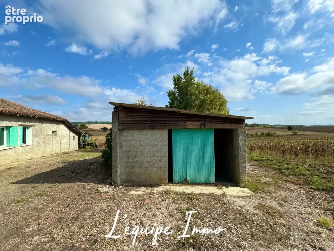 Ancienne ferme T4 avec dépendances sur 2453 m2 de terrain - photo 14