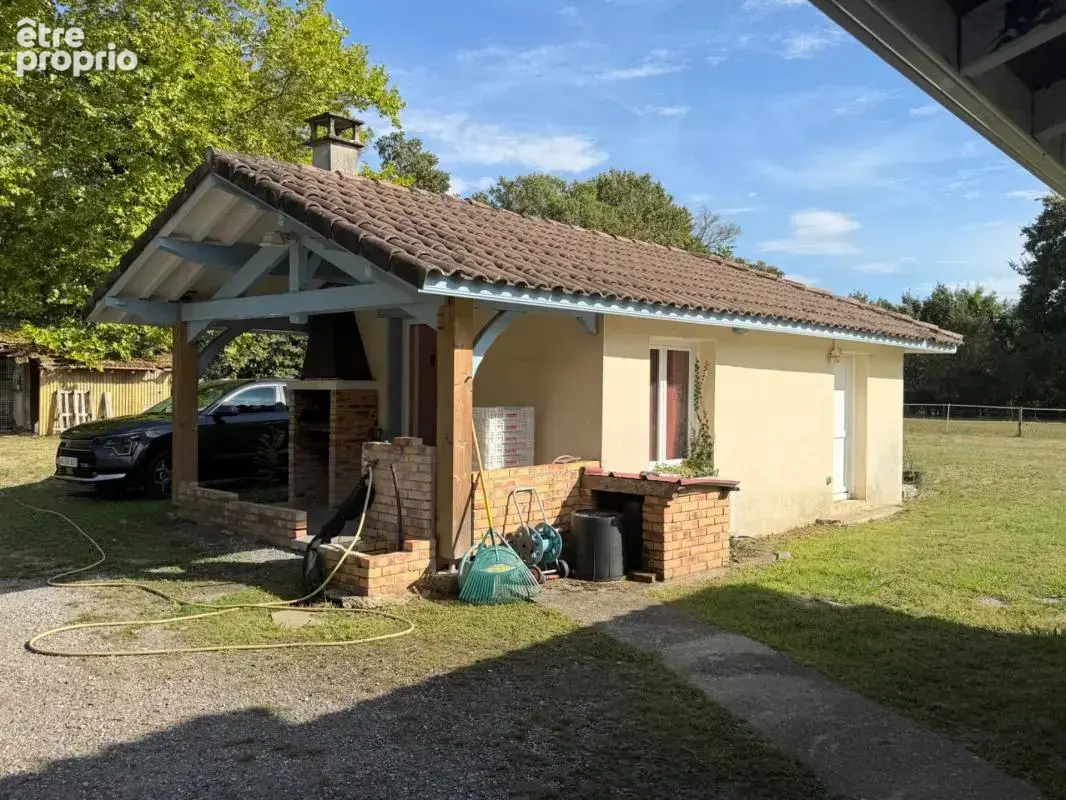 Grande maison de caractère totalement rénovée avec studio indépendant, grange et terrain idéal pour des chevaux à LAMOTHE - photo 9