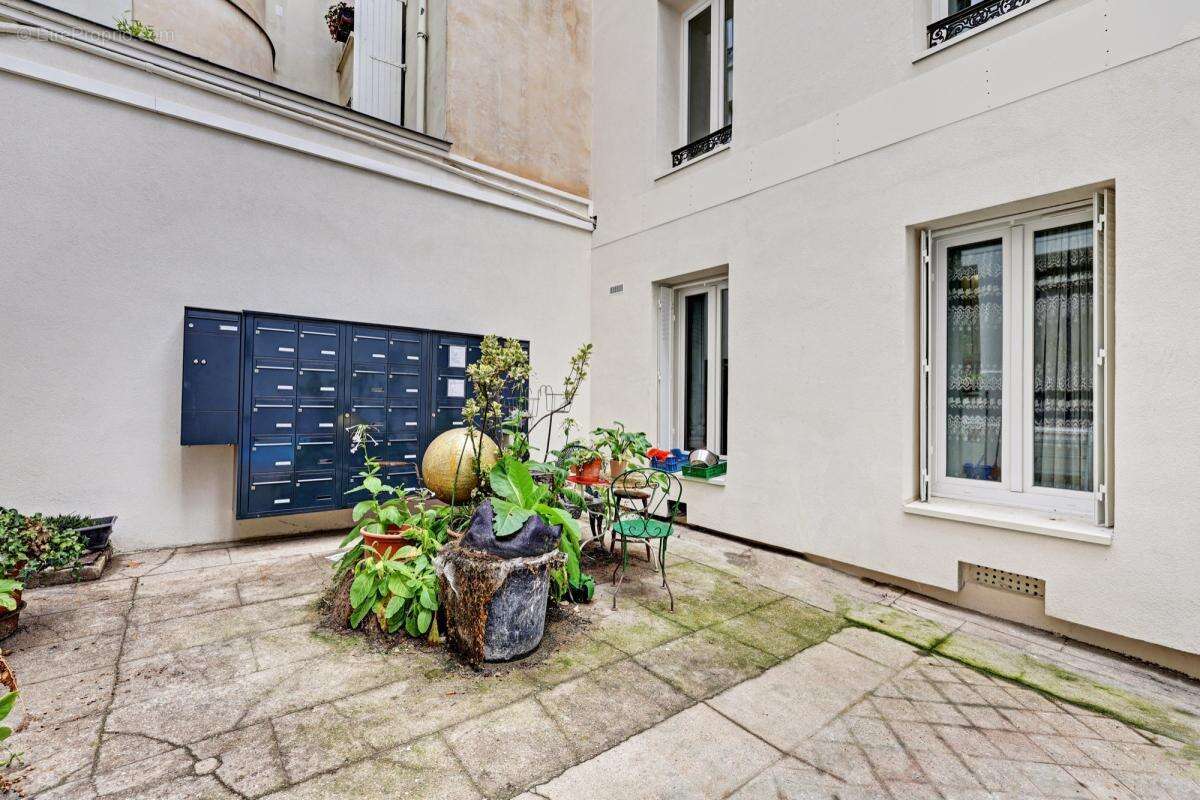 Rue d'Orfila, STUDIO rénové de 21,34m² au RDC - photo 7