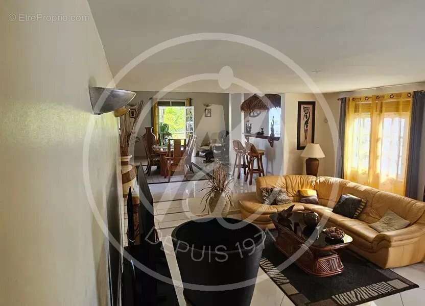 A vendre 680 000 € -villa t6 - baie mahault- vue mer - photo 5