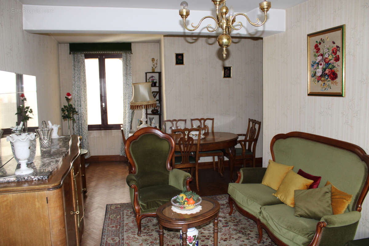 Maison à RIOM-ES-MONTAGNES