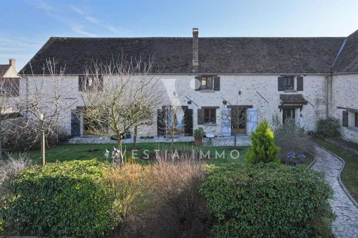 Commerce à PRUNAY-EN-YVELINES