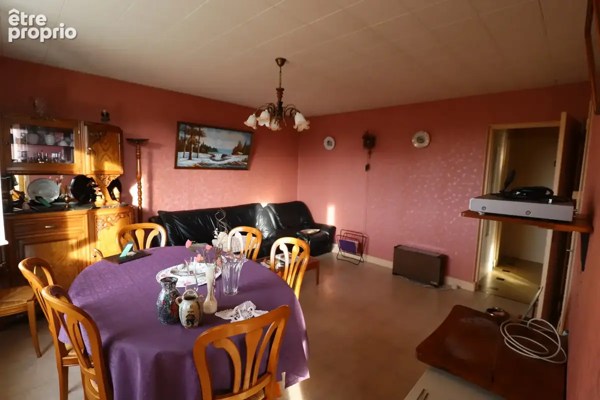 Jolie villa de 117 m² à fort potentiel avec un beau terrain arboré à CURCIAT DONGALON (01) - photo 6