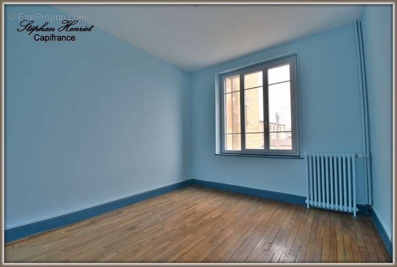 Appartement à VOUZIERS